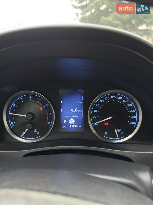 Седан Toyota Corolla 2016 в Кропивницком