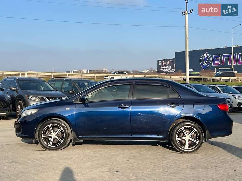Седан Toyota Corolla 2008 в Львове