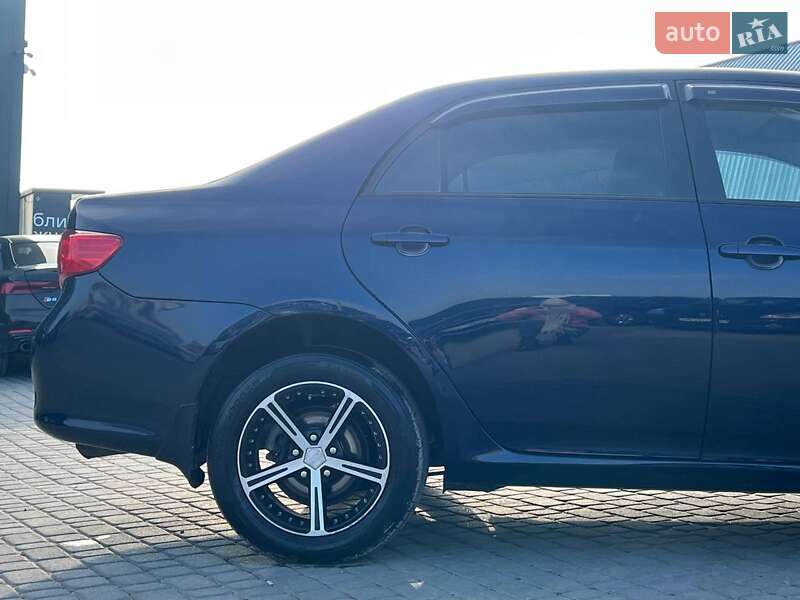 Седан Toyota Corolla 2008 в Львове