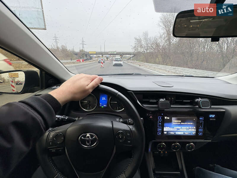 Седан Toyota Corolla 2016 в Киеве фото 11 Седан Toyota Corolla 2016 в Киеве