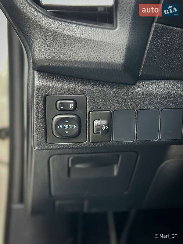 Седан Toyota Corolla 2014 в Днепре