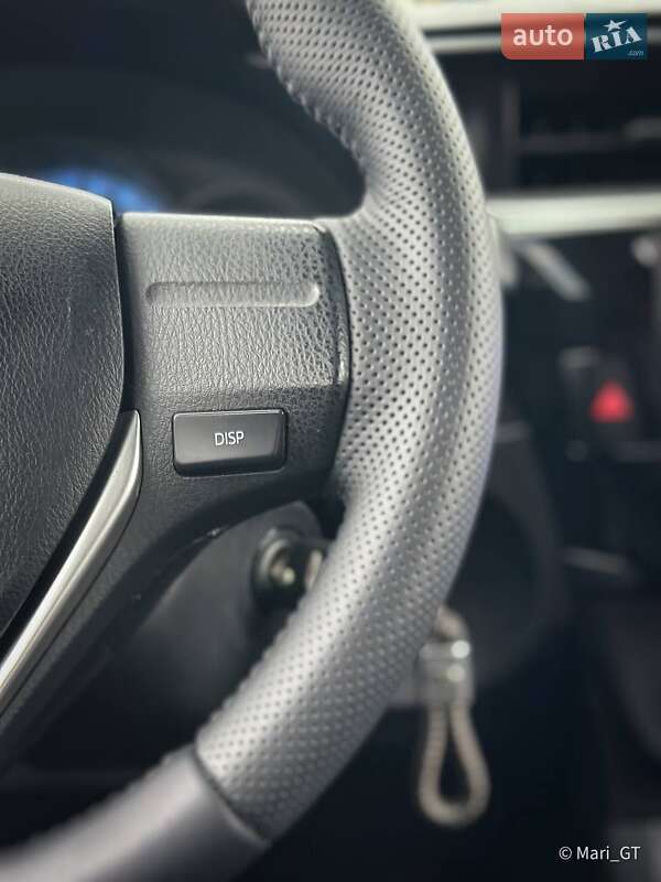 Седан Toyota Corolla 2014 в Днепре