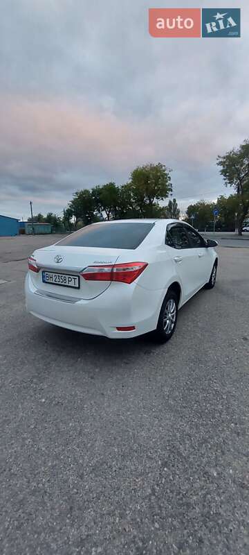 Седан Toyota Corolla 2013 в Одесі