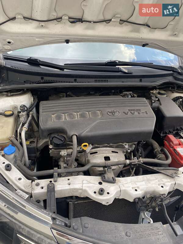 Седан Toyota Corolla 2013 в Луцьку фото 4 Седан Toyota Corolla 2013 в Луцьку