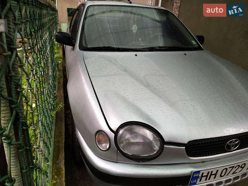 Хетчбек Toyota Corolla 1997 в Роздільній