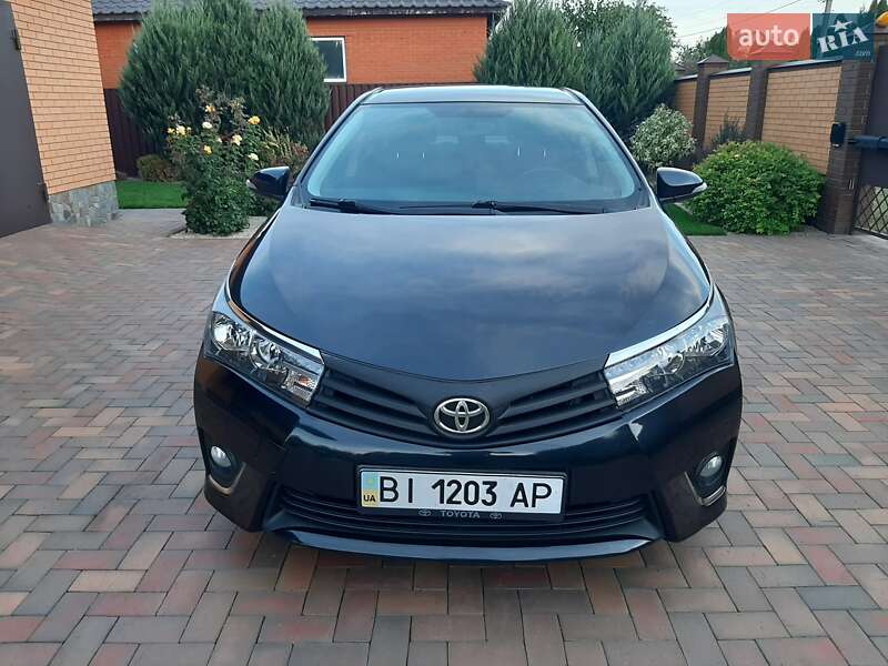 Седан Toyota Corolla 2013 в Полтаве