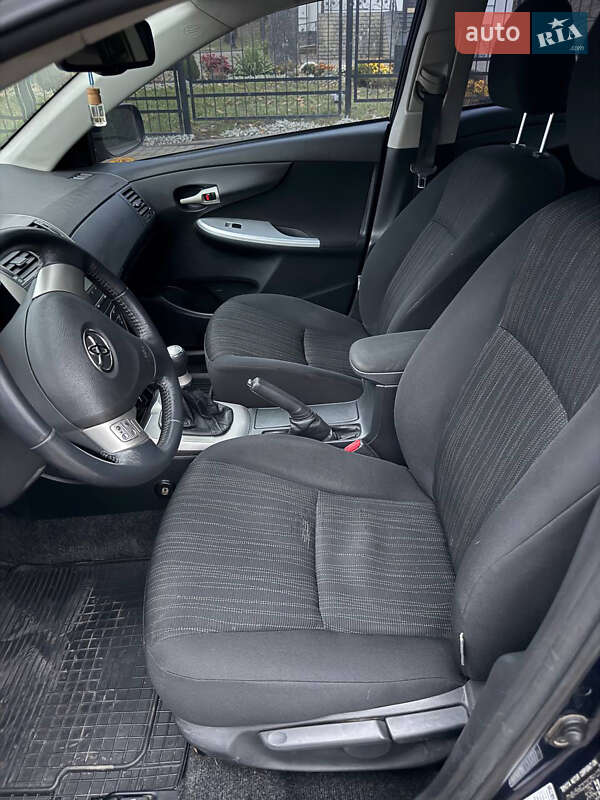 Седан Toyota Corolla 2007 в Прилуках