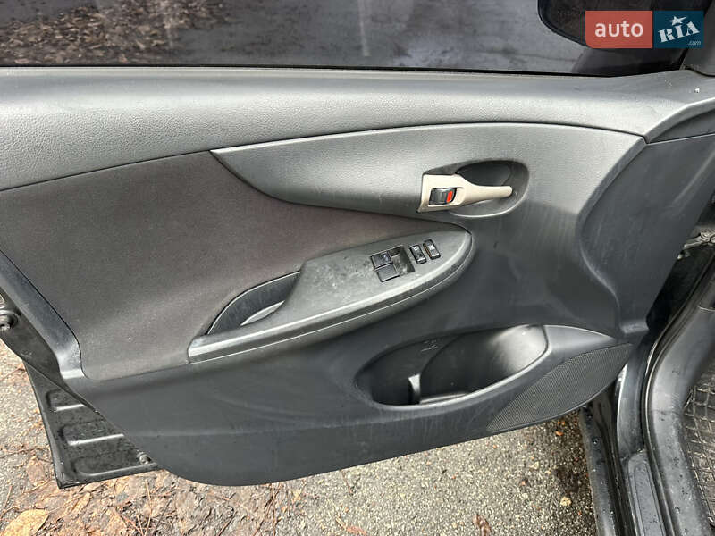 Седан Toyota Corolla 2009 в Киеве