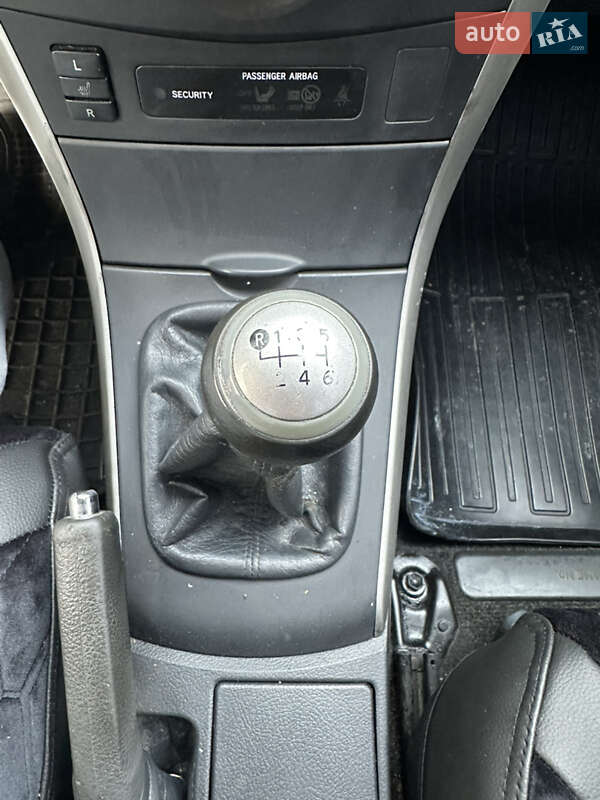 Седан Toyota Corolla 2009 в Киеве