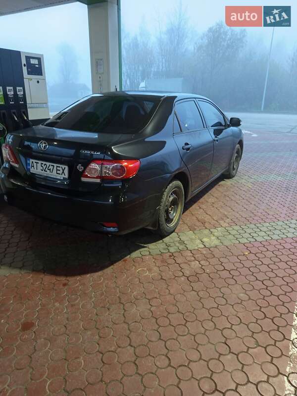 Седан Toyota Corolla 2011 в Коломые