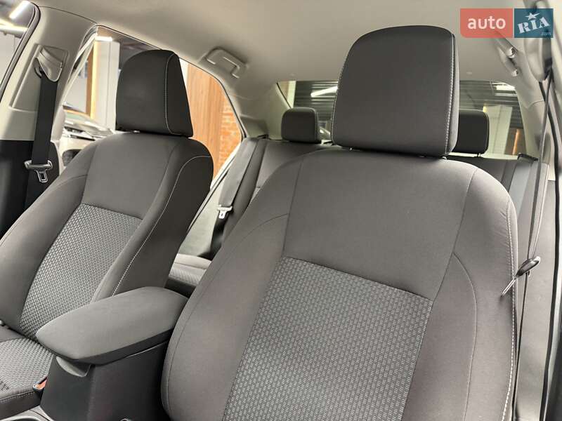 Седан Toyota Corolla 2017 в Киеве фото 21 Седан Toyota Corolla 2017 в Киеве