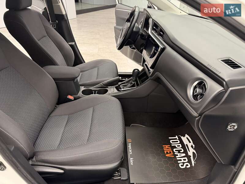 Седан Toyota Corolla 2017 в Киеве фото 33 Седан Toyota Corolla 2017 в Киеве