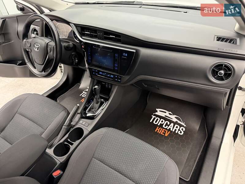 Седан Toyota Corolla 2017 в Киеве фото 31 Седан Toyota Corolla 2017 в Киеве