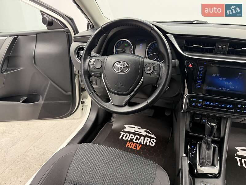 Седан Toyota Corolla 2017 в Киеве фото 37 Седан Toyota Corolla 2017 в Киеве