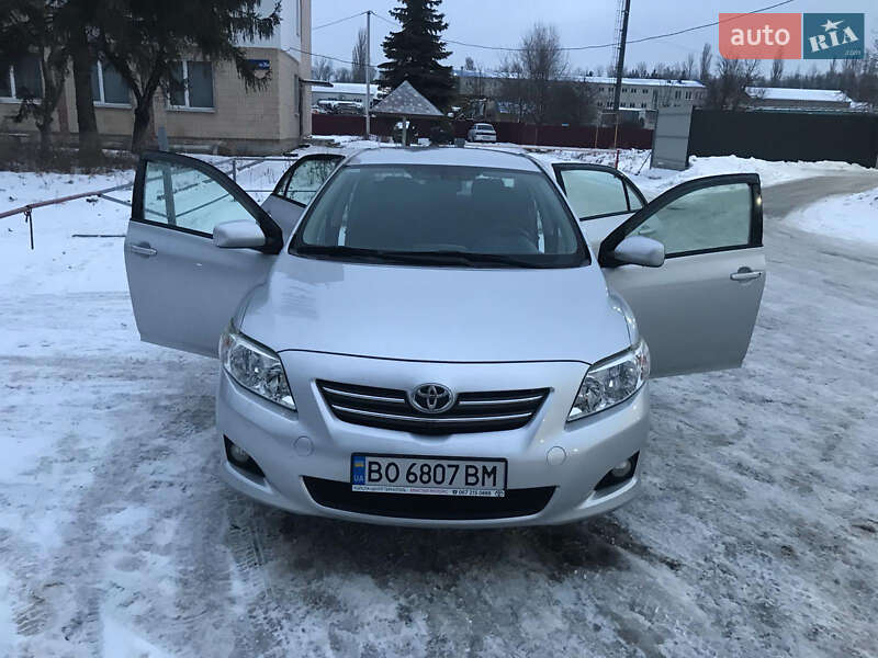 Седан Toyota Corolla 2008 в Тернополе