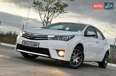 Седан Toyota Corolla 2015 в Одесі