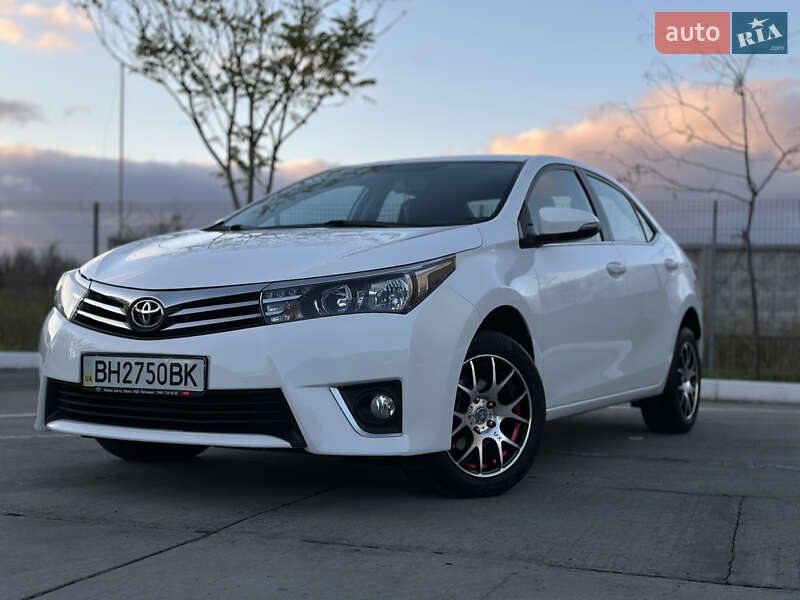 Седан Toyota Corolla 2015 в Одессе
