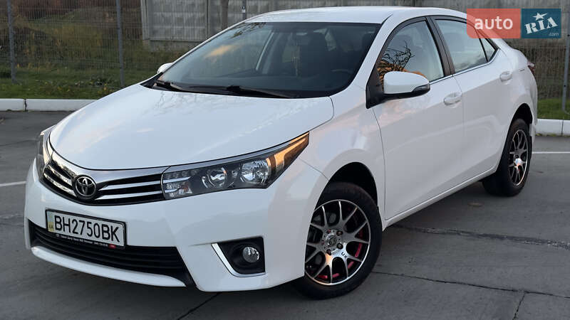 Седан Toyota Corolla 2015 в Одессе