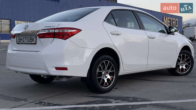 Седан Toyota Corolla 2015 в Одессе