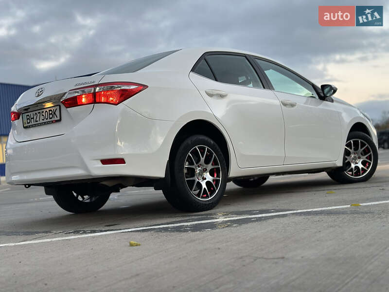 Седан Toyota Corolla 2015 в Одессе