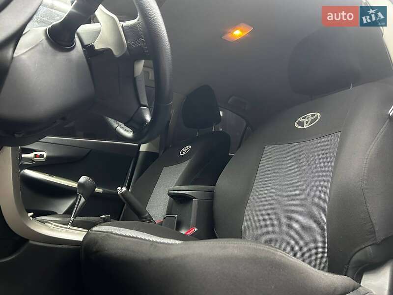 Седан Toyota Corolla 2008 в Черновцах фото 10 Седан Toyota Corolla 2008 в Черновцах