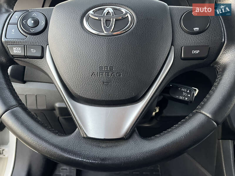 Седан Toyota Corolla 2014 в Києві