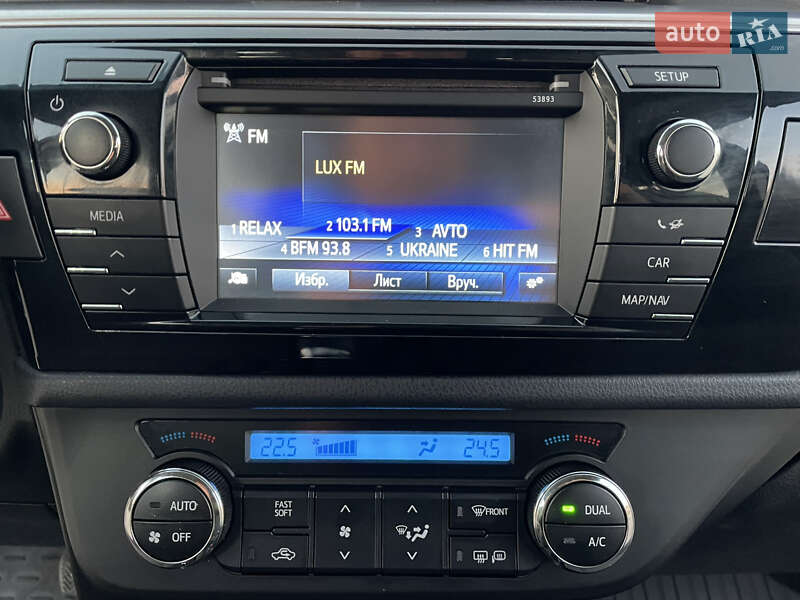 Седан Toyota Corolla 2014 в Києві