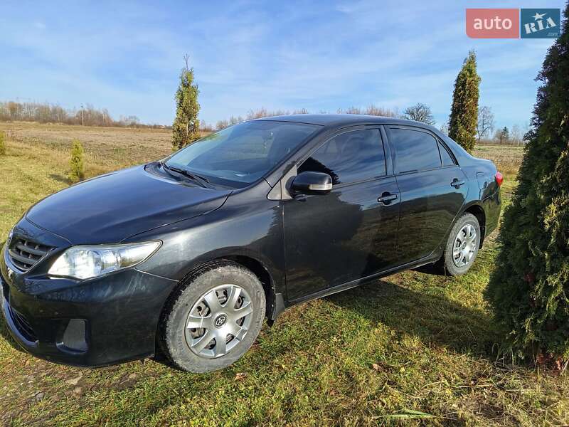 Седан Toyota Corolla 2011 в Коломые