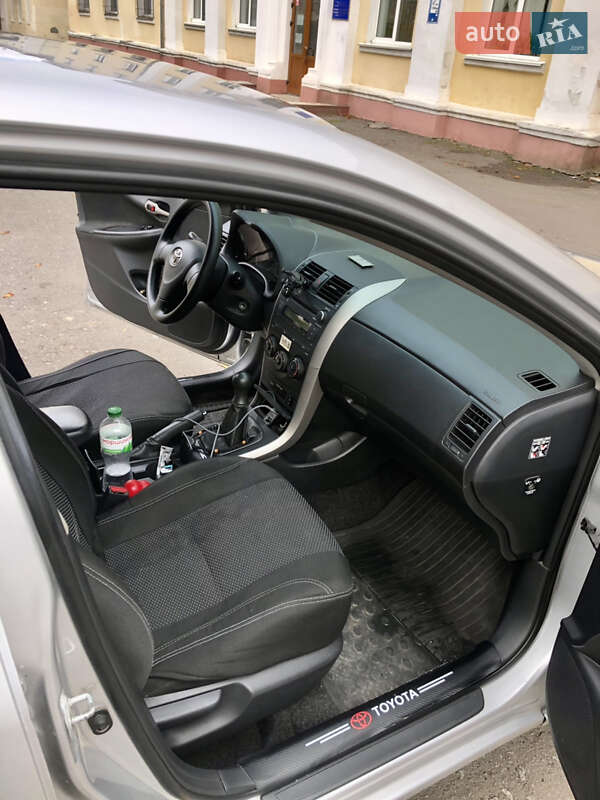 Седан Toyota Corolla 2008 в Хмельницком