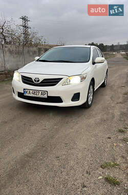 Седан Toyota Corolla 2012 в Бершаді