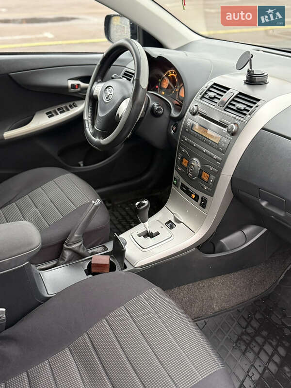 Седан Toyota Corolla 2008 в Житомире