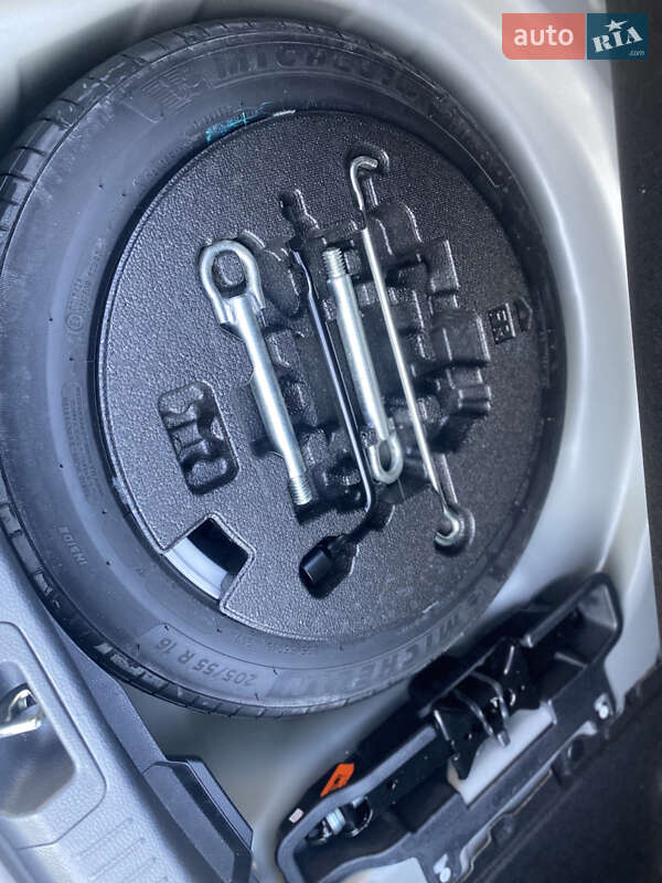 Седан Toyota Corolla 2019 в Соленом