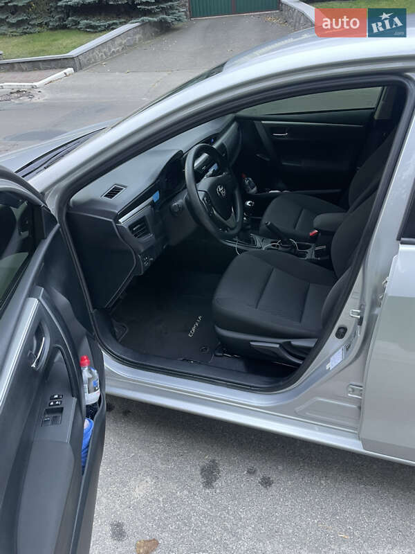 Седан Toyota Corolla 2014 в Киеве фото 4 Седан Toyota Corolla 2014 в Киеве