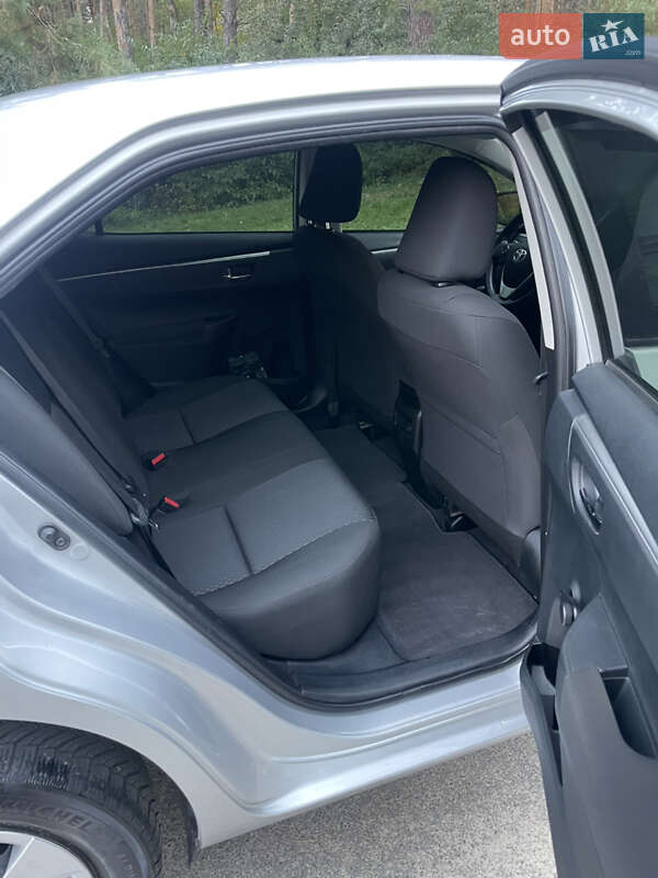 Седан Toyota Corolla 2014 в Киеве фото 12 Седан Toyota Corolla 2014 в Киеве