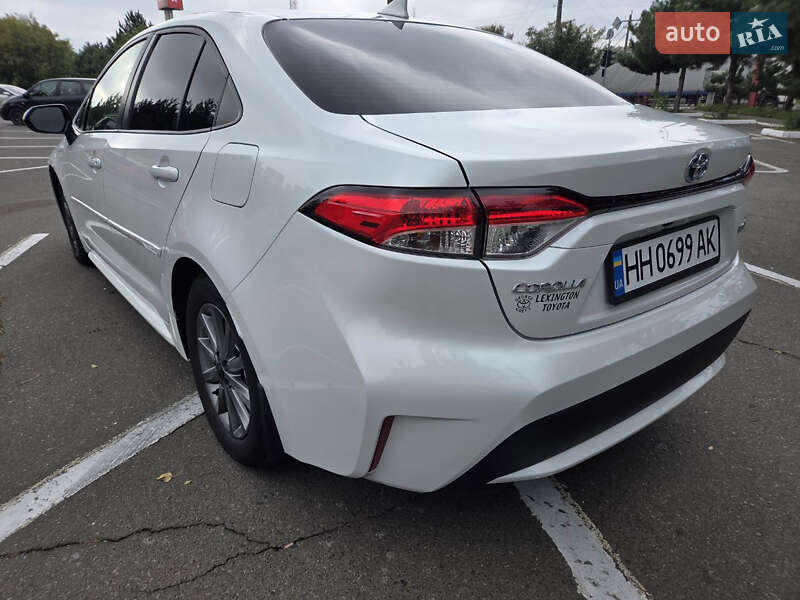 Седан Toyota Corolla 2022 в Одессе
