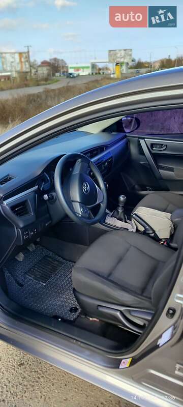 Седан Toyota Corolla 2013 в Миколаєві