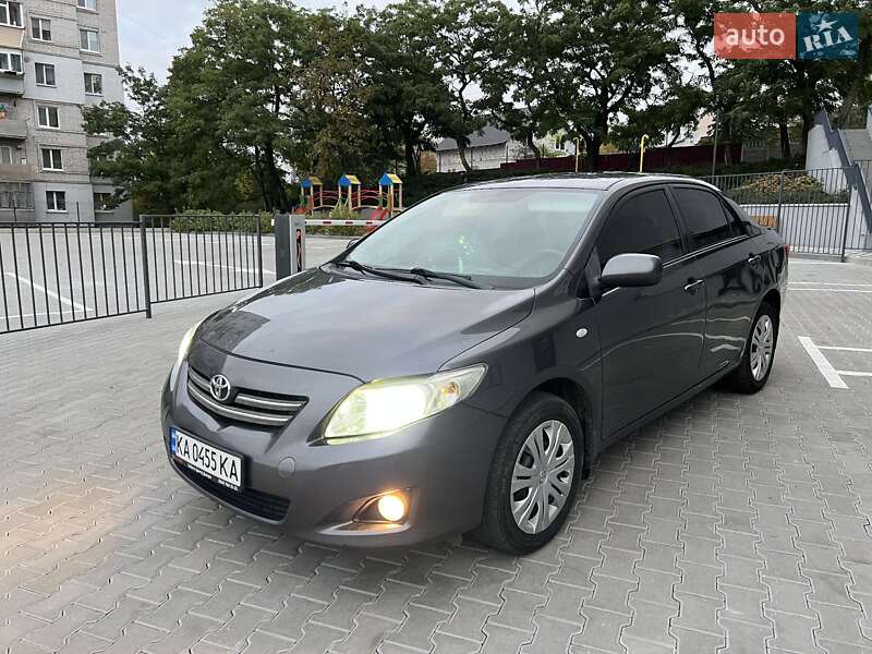 Седан Toyota Corolla 2008 в Фастове