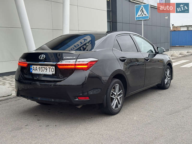 Седан Toyota Corolla 2018 в Києві
