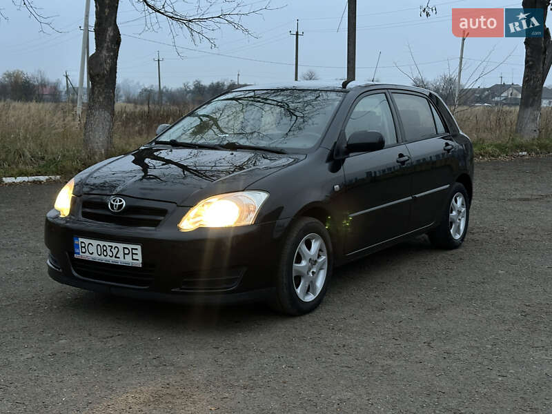 Хэтчбек Toyota Corolla 2005 в Стрые фото Хэтчбек Toyota Corolla 2005 в Стрые