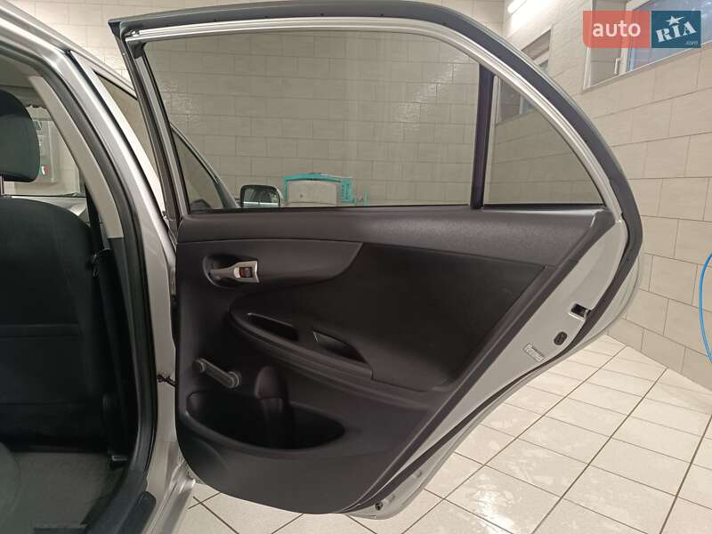 Седан Toyota Corolla 2011 в Львове фото 23 Седан Toyota Corolla 2011 в Львове