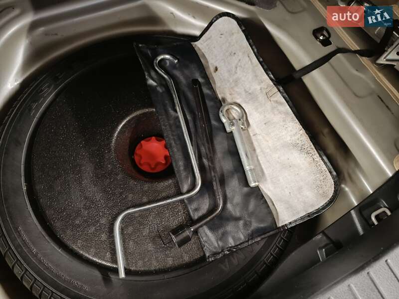 Седан Toyota Corolla 2011 в Львове фото 18 Седан Toyota Corolla 2011 в Львове