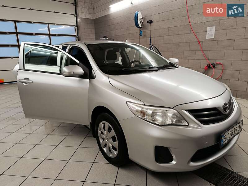 Седан Toyota Corolla 2011 в Львове фото 29 Седан Toyota Corolla 2011 в Львове