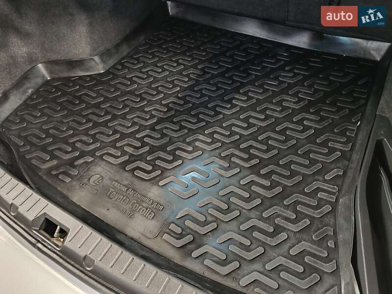 Седан Toyota Corolla 2011 в Львове фото 16 Седан Toyota Corolla 2011 в Львове