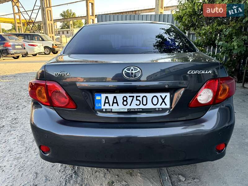 Седан Toyota Corolla 2008 в Киеве