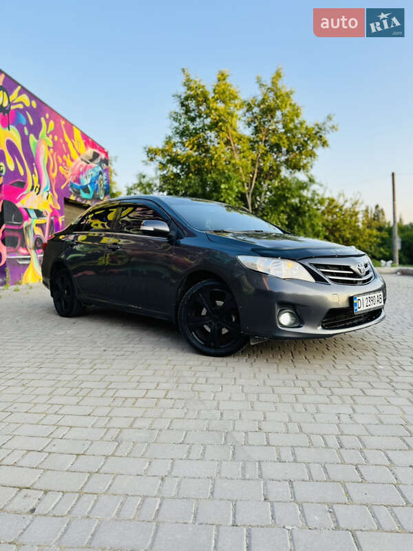Седан Toyota Corolla 2011 в Кам'янець-Подільському