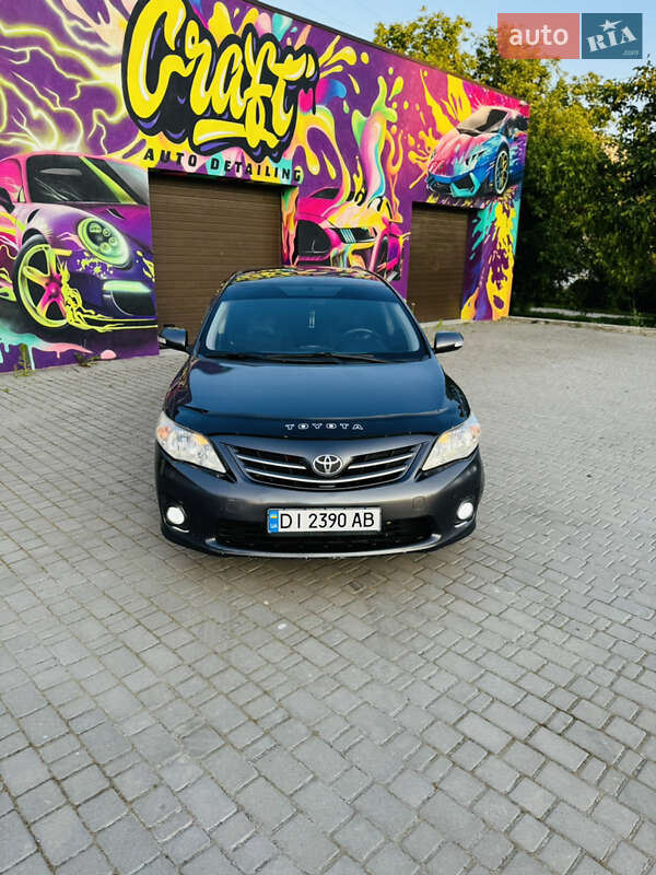 Седан Toyota Corolla 2011 в Кам'янець-Подільському