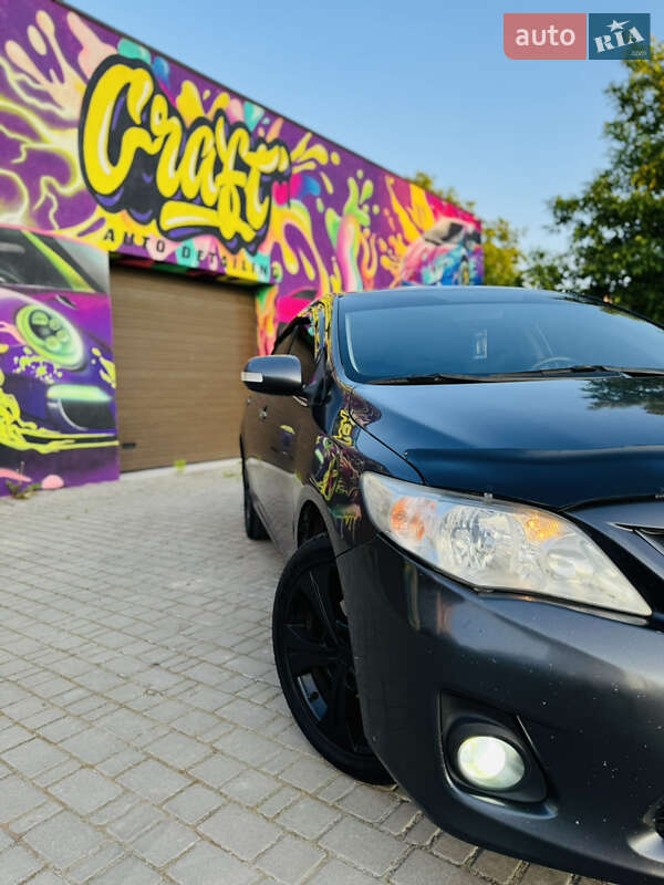 Седан Toyota Corolla 2011 в Кам'янець-Подільському