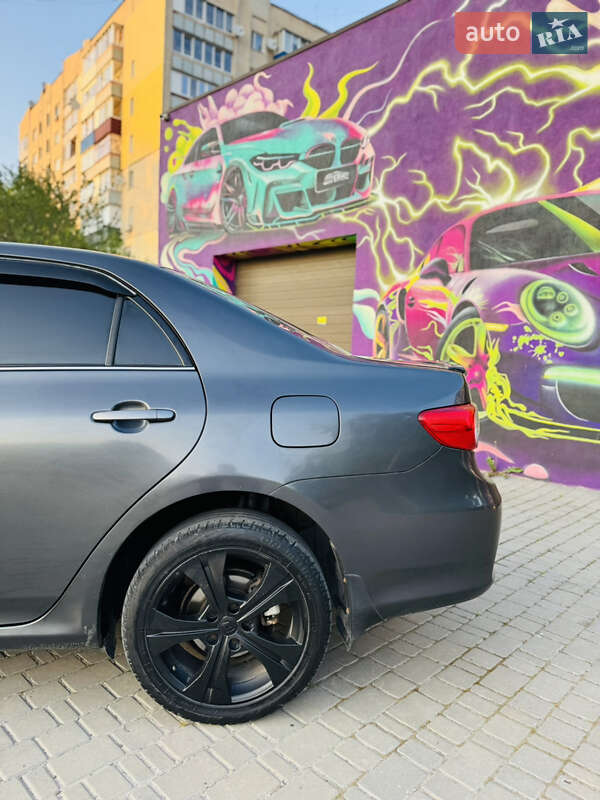 Седан Toyota Corolla 2011 в Кам'янець-Подільському