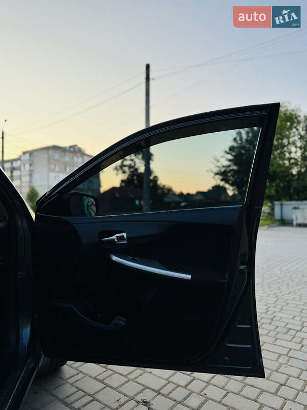 Седан Toyota Corolla 2011 в Кам'янець-Подільському