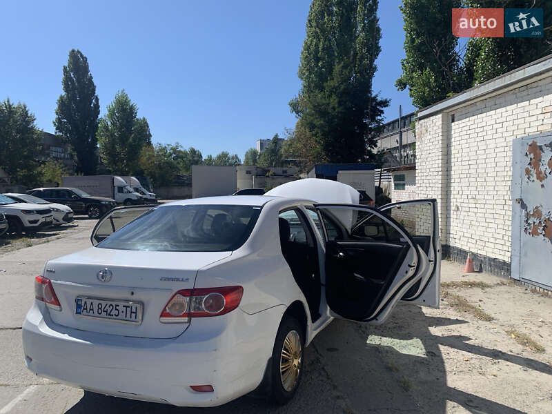 Седан Toyota Corolla 2010 в Киеве фото 12 Седан Toyota Corolla 2010 в Киеве